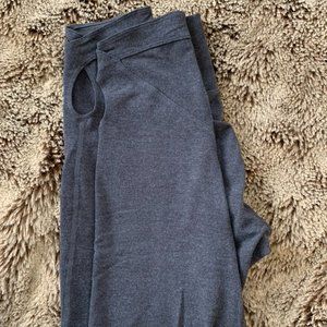 gray Old Navy capri leggings